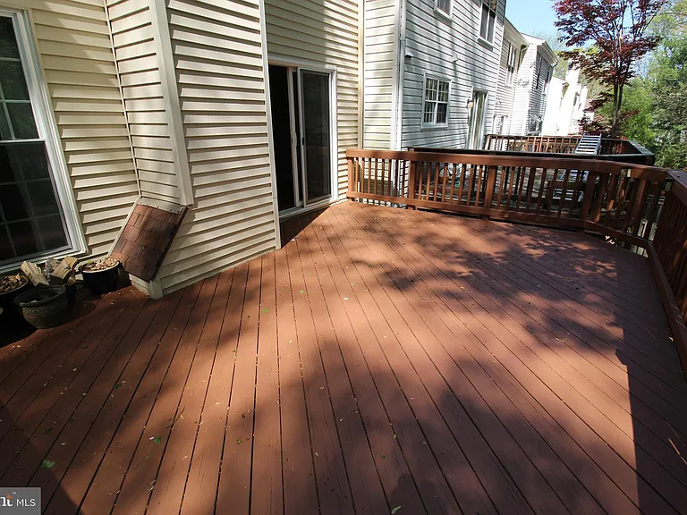 6055 Meyers Landing Ct — Photo 13