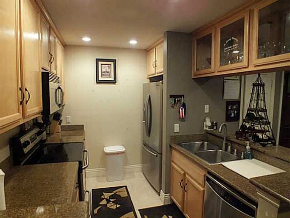 3rd image of 12710 Laurel St Unit 110