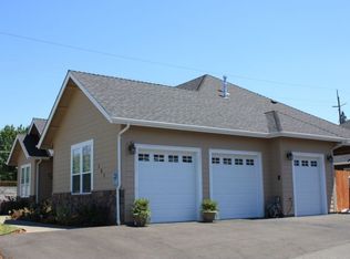 101 Whispering Dr, Grants Pass, OR 97527