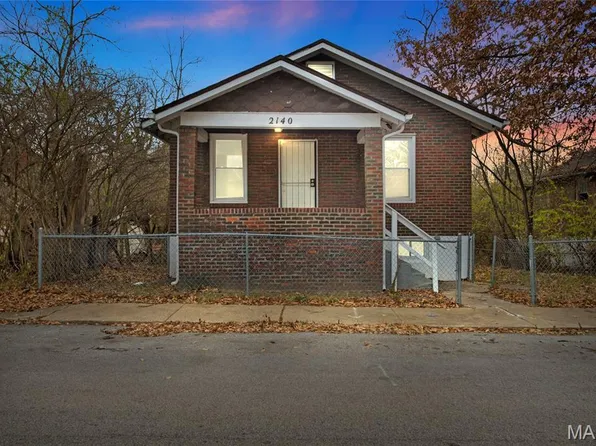2140 Crescent Ave, Saint Louis, MO 63121