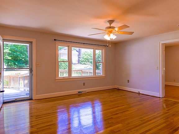 4th image of 315 Pettus St