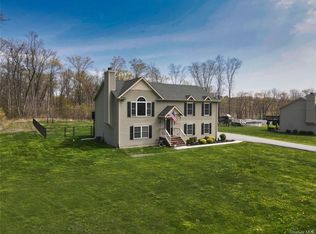 98 Holloran Rd, New Windsor, NY 12553