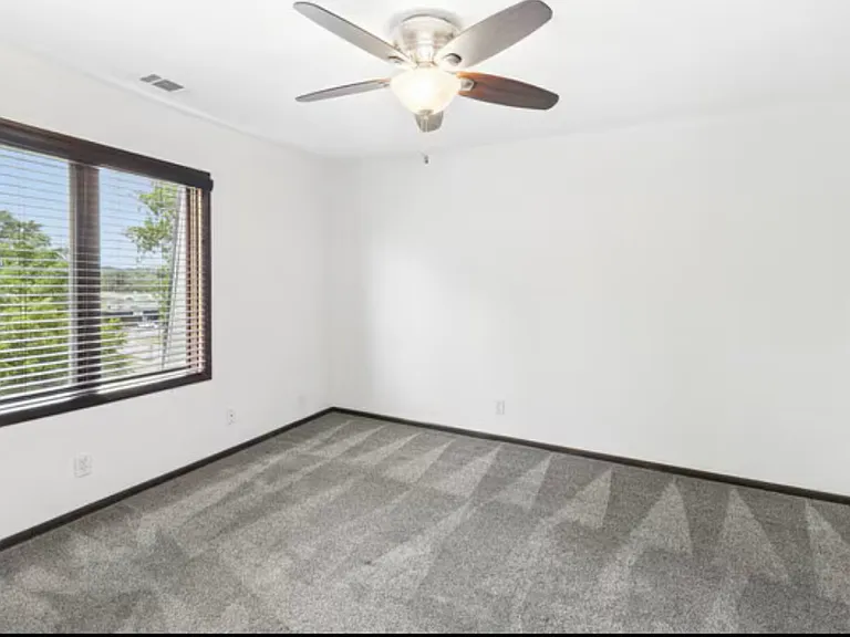 6710 S 83rd Ave #15 — Photo 9