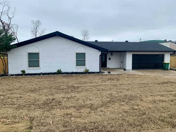 17 Walnut Valley Dr, Little Rock, AR 72211