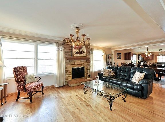 3rd image of 4054 W Rosemont Ave