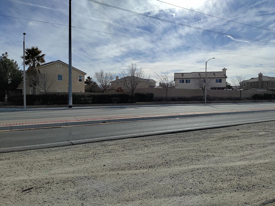 2nd image of W Avenue J #Vic