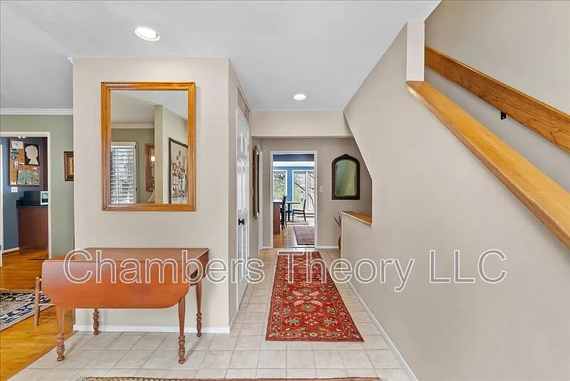 4 bed, 3.0 bath, 3000 sqft, $4,800 — Photo 4