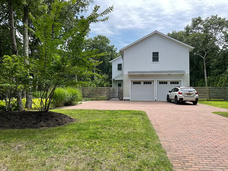16 Manor Ln — Photo 32