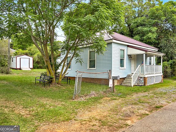 3rd image of 69 Stuart Ave