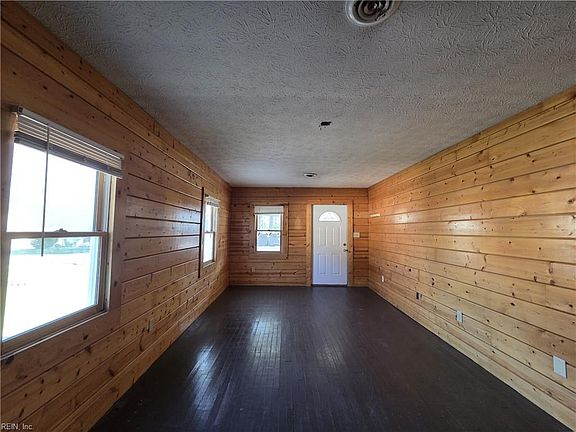4th image of 1110 Poquoson Ave