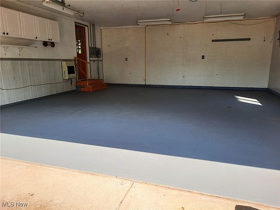 4th image of 122 Campagna St