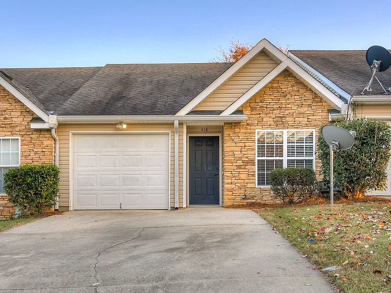 418 Northrop Pl — Photo 2