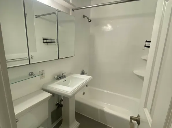 209 East 25th Street image 1 of 5