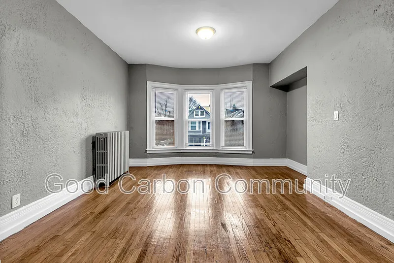 Building Photo - 135 Elmwood Ave #7