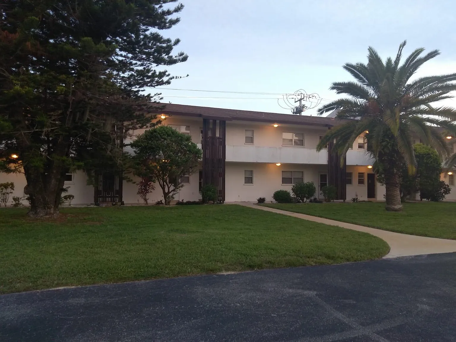 245 Center Rd — Photo 2