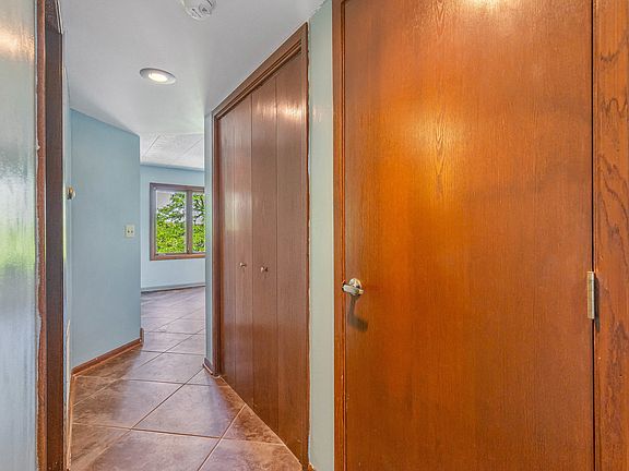3rd image of 901 Center St Unit 305