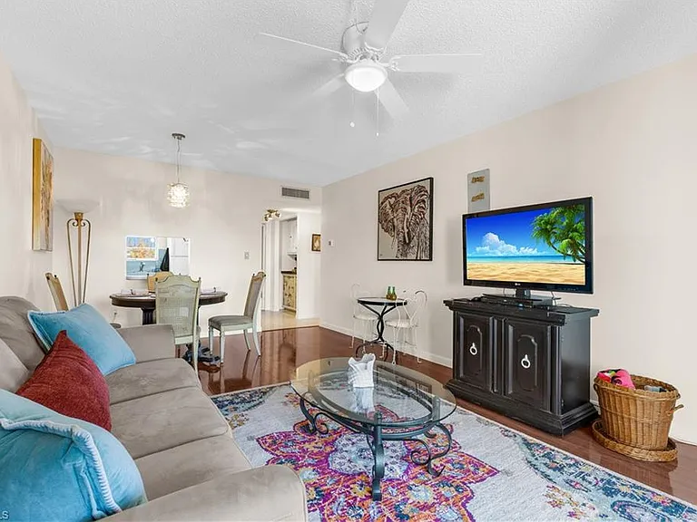 150 Turtle Lake Ct #307 — Photo 2