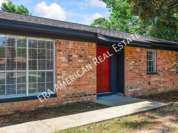 3rd image of 1221 Albuquerque Cir