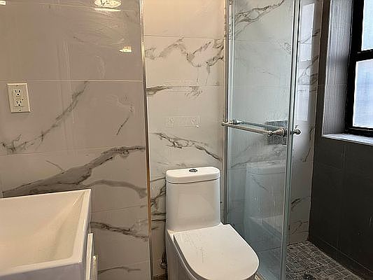 2nd image of 1569 Lex Ave #18