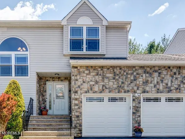 33 Barn Swallow Boulevard, Marlboro, NJ 07746
