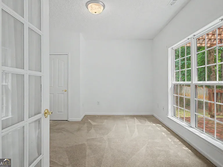 255 Squire Ln — Photo 25