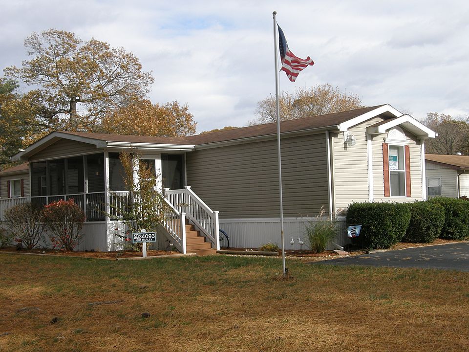 1st image of 34093 Minnow Ln