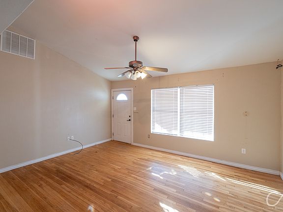 4th image of 741 S La Salle Dr