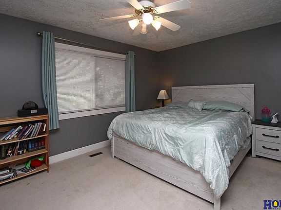 4th image of 5220 S 32nd St