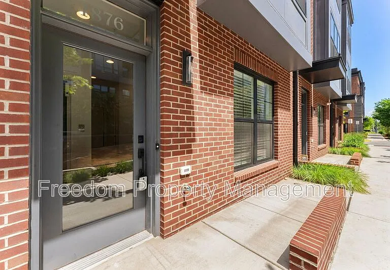 1876 Michael Faraday Dr — Photo 10