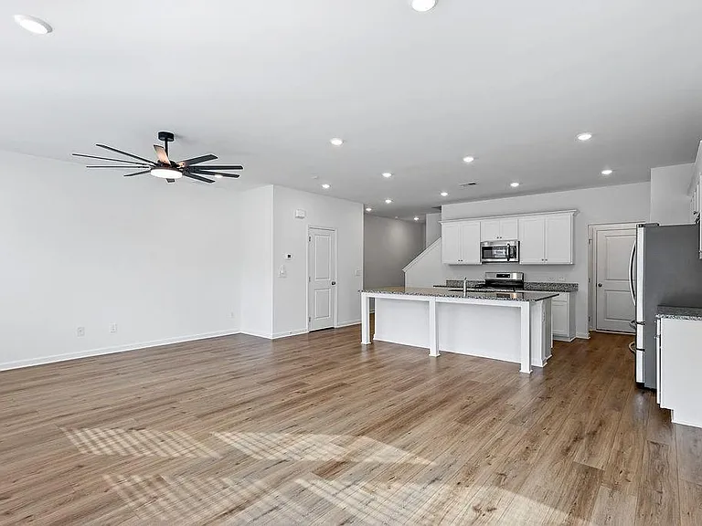 2749 Lou Lou Ln — Photo 9