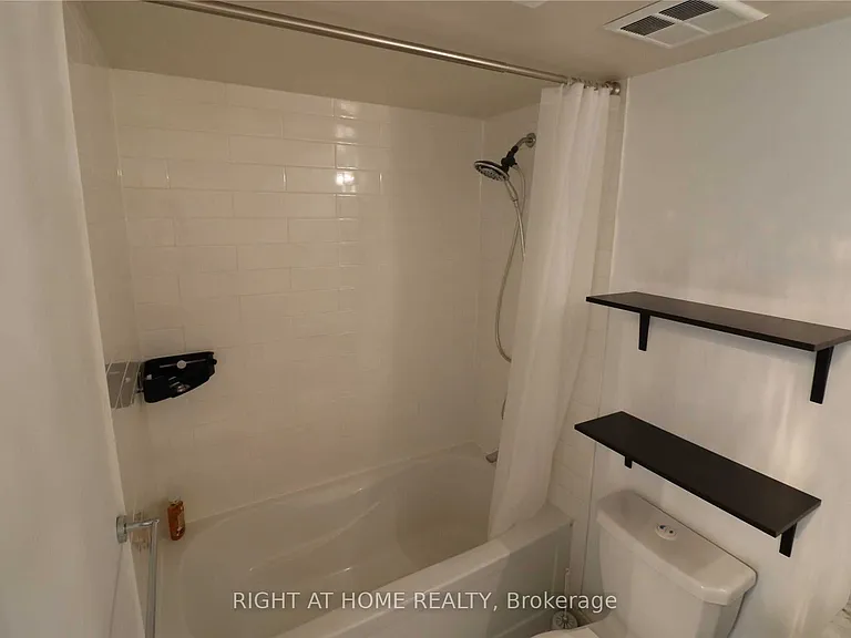 8130 Birchmount Rd #402 — Photo 14