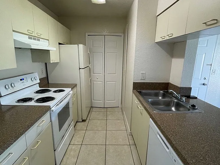 2550 N Alafaya Trl #4201 — Photo 13