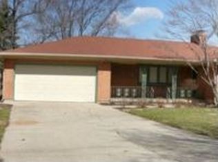 800 Sheffield Dr, Springfield, OH 45506