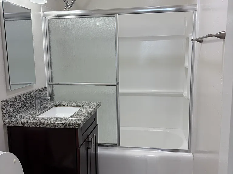 4150 1/2 Estrella Ave — Photo 15