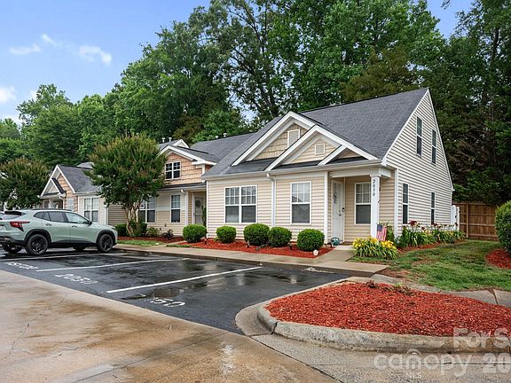 2nd image of 2050 Shady Pond Dr