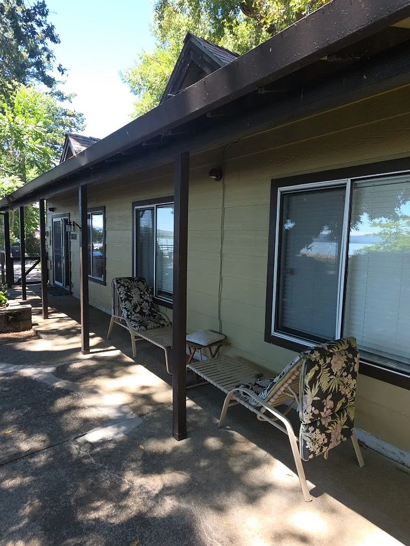 2 Bed 1 Bath Furnished Home — Photo 4