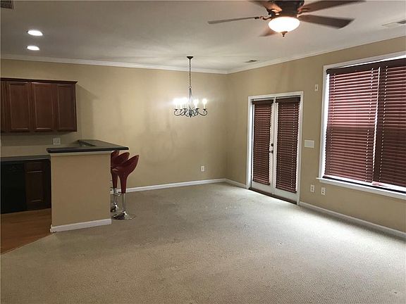 4th image of 326 Niblewill Pl #25