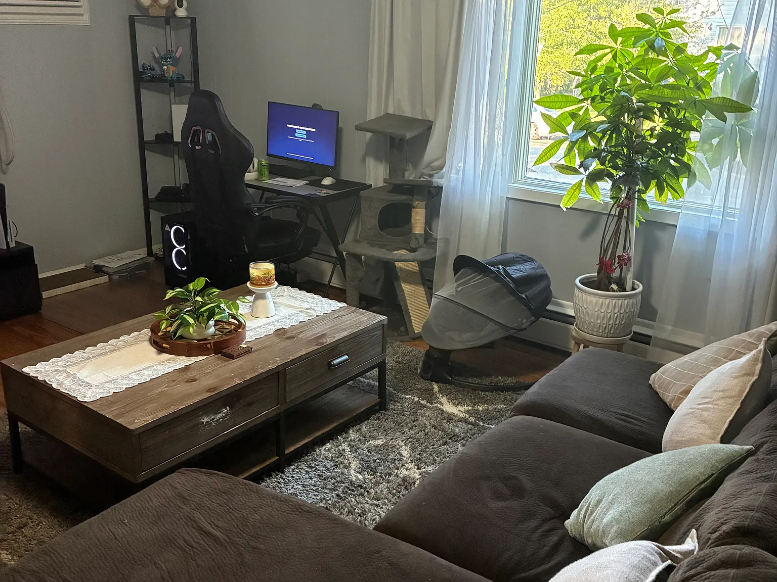 4 bed, 2100 sqft, $6,300 — Photo 4