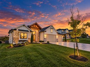 1616 SW 27th St, Lees Summit, MO 64082