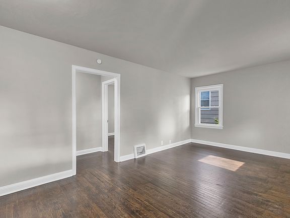 4th image of 2817 Francis St