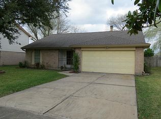 615 Live Oak Dr, Stafford, TX 77477
