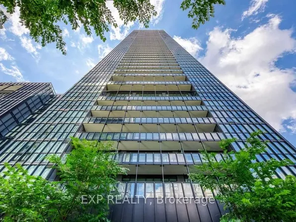 101 Charles St E, Toronto, ON