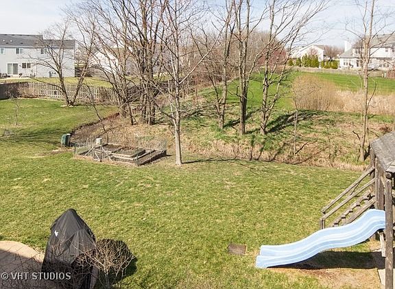 4th image of 536 Truman Dr
