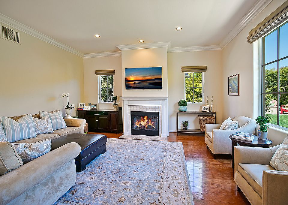 Living room with fireplace