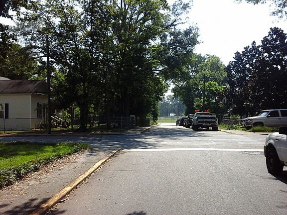 3rd image of 11 Puritan St