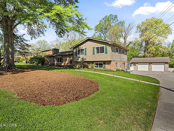 2nd image of 4013 Audubon Dr