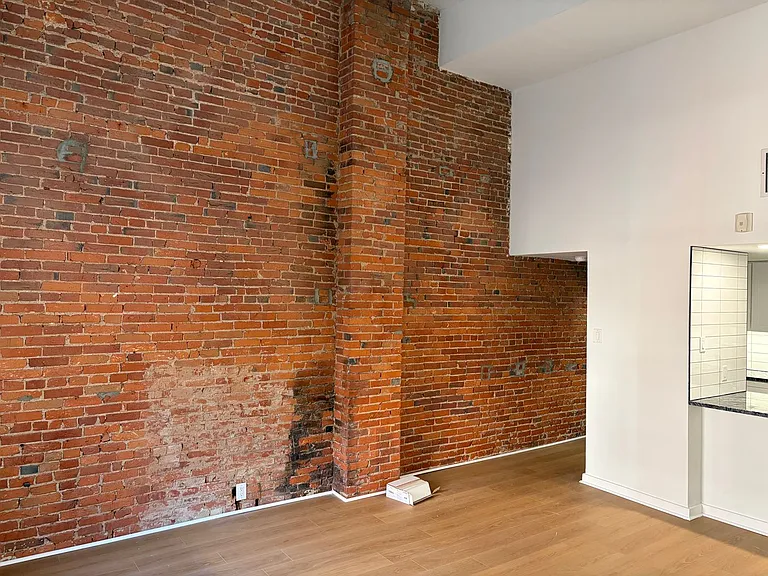 24-30 S Bank St #410 — Photo 11