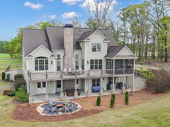 3rd image of 357 Brooks Rd