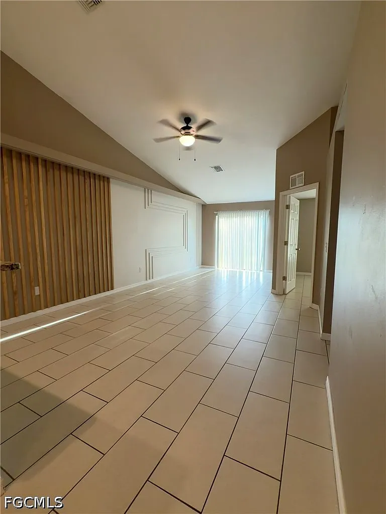 3 bed, 2.0 bath, 1209 sqft, $1,800 — Photo 2