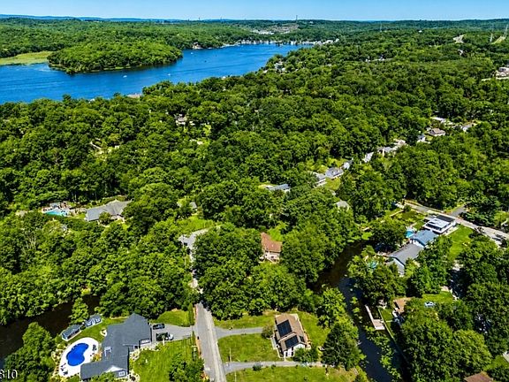 3rd image of 5 THREE RIVERS DRIVE